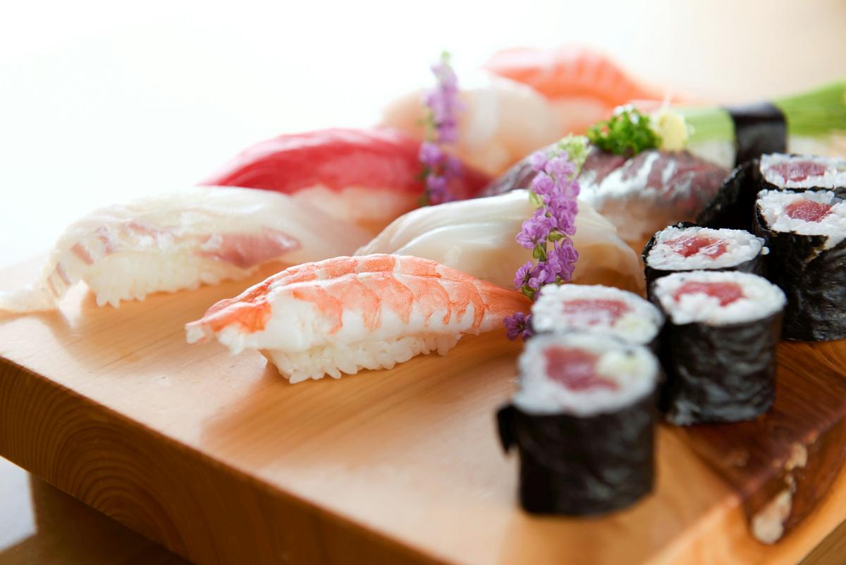 Nigiri and maki
